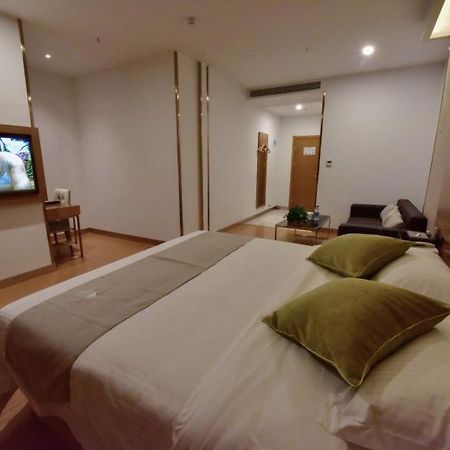 Greentree Inn Huanggang Qichun County Ouyada Square Express Hotel Exterior photo