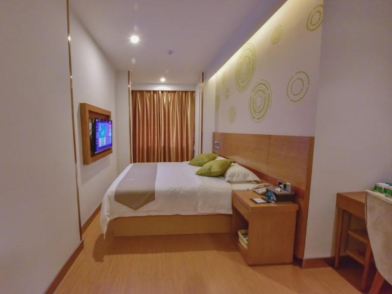 Greentree Inn Huanggang Qichun County Ouyada Square Express Hotel Exterior photo